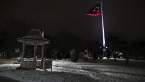 İstanbul'un yüksek kesimlerine kar yağdı 