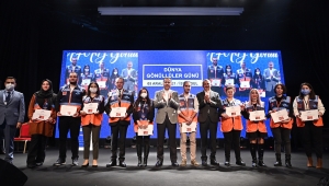 İstanbul Valisi Yerlikaya, Türkiye ve Dünyada Gönüllülük ve Tecrübe Paylaşımı Paneli'nde konuştu: