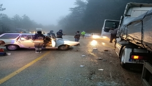 Karabük'te tırla otomobilin çarpışması sonucu 3 kişi yaralandı