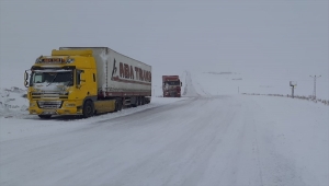 Kars'ı Iğdır ve Ardahan'a bağlayan kara yollarında ulaşıma kar ve buz engeli