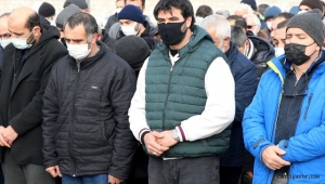 Kayseri'de 7. kattan düşerek hayatını kaybeden iki amca kızının cenazeleri toprağa verildi