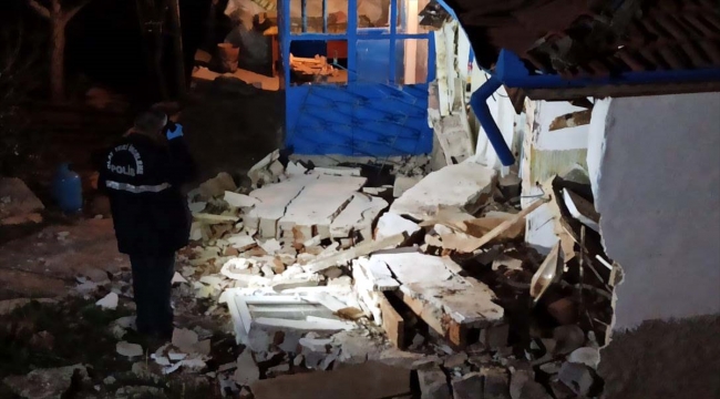 Kırıkkale'de bir evde tüpten sızan gazın patlaması sonucu baba ve oğlu yaralandı