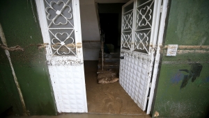 Kırklareli'ndeki taşkında evinin çatısına çıkarak kurtulan Bostan yaşadıklarını anlattı: