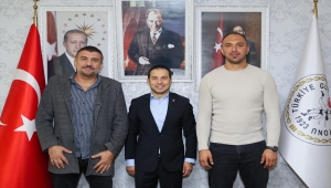 Kırkpınar başpehlivanı Ali Gürbüz'den Güreş Federasyonu Başkanı Eroğlu'na ziyaret
