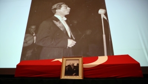 Klasik Türk müziği sanatçısı Alaeddin Yavaşca, son yolculuğuna uğurlandı