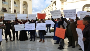 Libyalılar, seçimlerin ertelenmemesi talebiyle Trablus'ta gösteri düzenledi