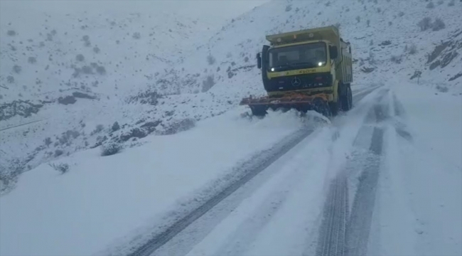 Malatya'nın yüksek kesimlerinde karla mücadele çalışmaları sürüyor