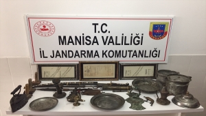 Manisa'da kaçak kazıyla ortaya çıkarılmış Roma dönemine ait mozaik bulundu