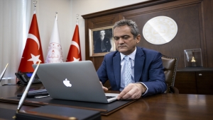 Milli Eğitim Bakanı Özer, AA'nın "Yılın Fotoğrafları" oylamasına katıldı