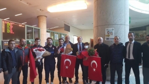 Milli halterciler Özbekistan'dan 4 madalyayla döndü