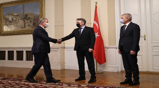 Milli Savunma Bakanı Akar, Bosna Hersek Devlet Başkanlığı Konseyi üyeleri ile görüştü