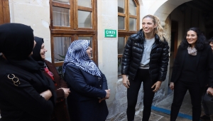 Milli voleybolcu Bahar Toksoy Guidetti, Kilis'te yaşam merkezini ziyaret etti