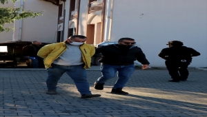 Muğla'da bir kadını öldüren kişiye yardım ettiği iddiasıyla yakalanan 2 şüpheliye adli kontrol