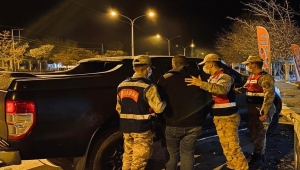 Muş'ta kendisini yüzbaşı olarak tanıtarak esnafı dolandıran kişi yakalandı