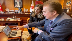 Orhan Gencebay AA'nın "Yılın Fotoğrafları" oylamasına katıldı