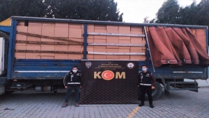 Sakarya'da 6 milyon 150 bin bandrolsüz boş makaron ele geçirildi