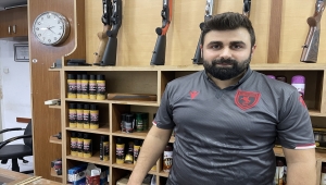 Samsun'da av bayisinden tüfek çalan hırsızlar güvenlik kamerasına yansıdı