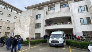 Sanatçı İzzet Altınmeşe'nin oğlunun cenazesi İstanbul'a uğurlandı