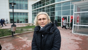Şarkıcı Gülçin Ergül'ün Balıkesir'de hastanedeki tedavisi sürüyor