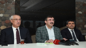 TBMM Plan ve Bütçe Komisyonu Başkanı Yılmaz, Bingöl'de gazetecilerle bir araya geldi: