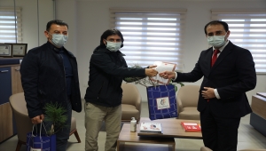 Tekirdağ'da tapu işlemlerini tamamlayanlara fidan hediye edildi