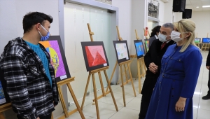 Türkiye'nin yedi bölgesindeki engellilerin çizdiği resimlerden oluşan sergi açıldı