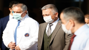 Vali Yazıcı, pitbulların saldırdığı Asiye'nin ailesini hastanede ziyaret etti: