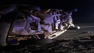 Yozgat'ta minibüs ile otomobilin çarpıştığı kazada 2 kişi öldü, 9 kişi yaralandı