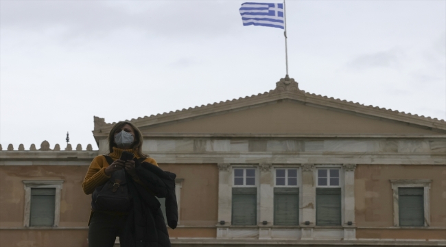 Yunanistan, Kovid-19 ile mücadelede kısıtlamaları artırma kararı aldı