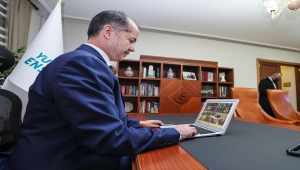 Yunus Emre Enstitüsü Başkanı Ateş, AA'nın "Yılın Fotoğrafları" oylamasına katıldı