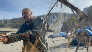 Zonguldak'ta balıkçı ağlarına atık takılıyor