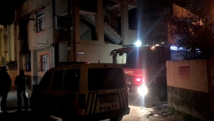 Adana'da içerisinde çocukların bulunduğu ev kundaklandı