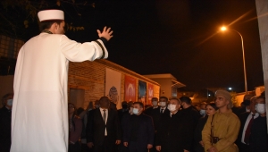 Adana'da lise öğrencileri "Kurtuluş Sokağı" adlı tiyatro oyununu sahneledi