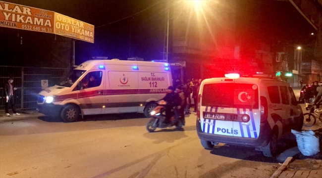 Adana'da polisten kaçan sürücü otomobiliyle kaza yaptı