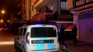 Adana'da yakınlarının ulaşamadığı çocuk evde uyurken bulundu