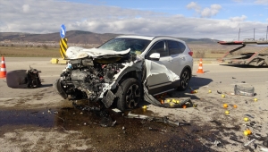 Afyonkarahisar'da iki otomobilin çarpışması sonucu bir kişi öldü, 3 kişi yaralandı