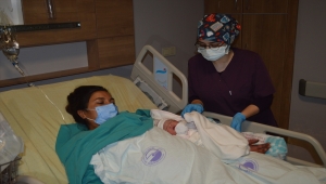  Afyonkarahisar'da yeni yılın ilk bebeği dünyaya geldi