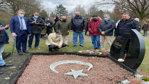 Almanya'da tahrip edilen Müslüman mezarlığında anma programı düzenlendi