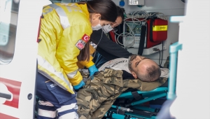 Antalya'da silahlı ve bıçaklı kavgada iki kişi yaralandı