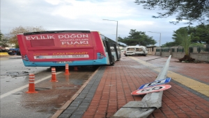 Antalya'da zincirleme trafik kazasında 5 kişi yaralandı