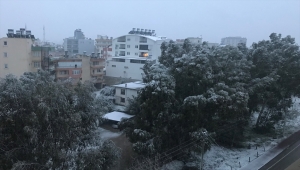 Antalya ve ilçelerinde kar yağışı etkili oldu