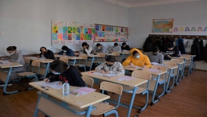 Azerbaycanlı 680 öğrenci, Türkçe Yeterlilik Sınavı'na katıldı