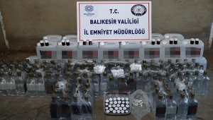 Balıkesir'de sahte içki operasyonunda 2 şüpheli yakalandı