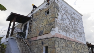 Bodrum'da 2 yaşındaki çocuğun ölümüne neden olan kayrak taşlar sökülüyor