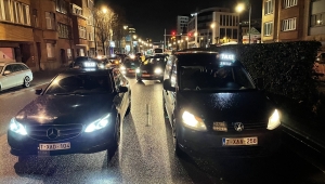 Brüksel'de taksicilerden Uber protestosu