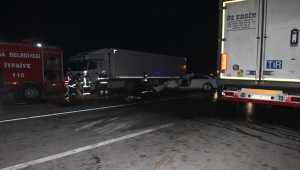Çanakkale'de tırla çarpışan otomobildeki 5 kişi öldü