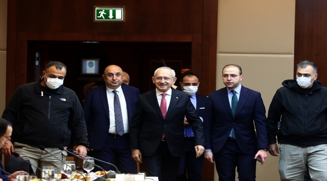 CHP Genel Başkanı Kılıçdaroğlu, gazetecilerle bir araya geldi: (1)