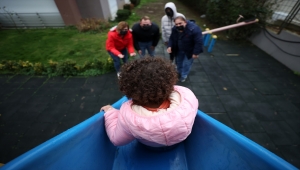 ÇOCUKLARI YUVAYA KAVUŞTURAN MODEL: KORUYUCU AİLE - Evleri 3 yaşındaki Suriyeli Rana ile neşelendi