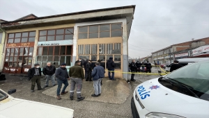 Çorum'da bir oto elektrikçi, iş yerine park ettiği otomobilinde ölü bulundu