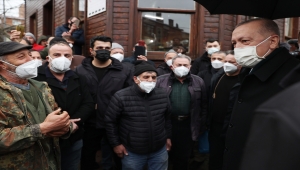 Cumhurbaşkanı Erdoğan kıraathanede vatandaşlarla sohbet etti